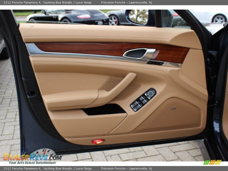 Door Panel of 2012 Porsche Panamera 4 Photo #9