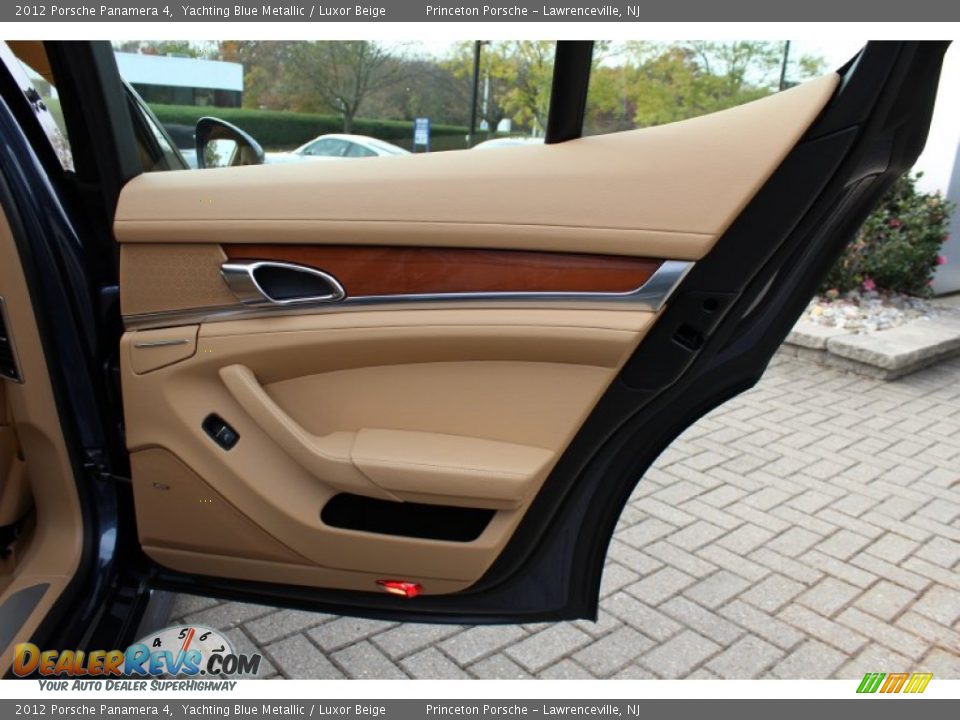 Door Panel of 2012 Porsche Panamera 4 Photo #24
