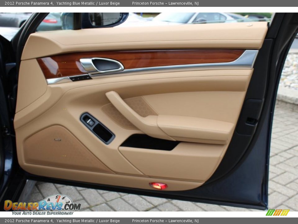 Door Panel of 2012 Porsche Panamera 4 Photo #26