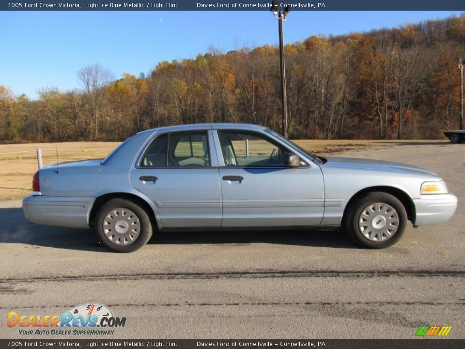 Light Ice Blue Metallic 2005 Ford Crown Victoria  Photo #2