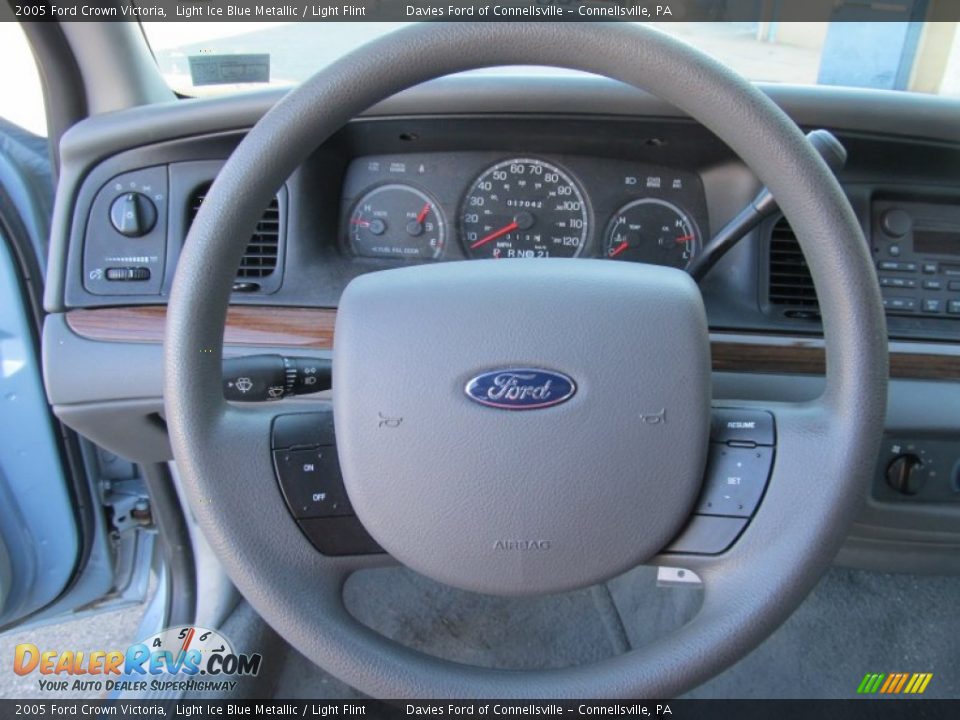2005 Ford Crown Victoria  Steering Wheel Photo #10