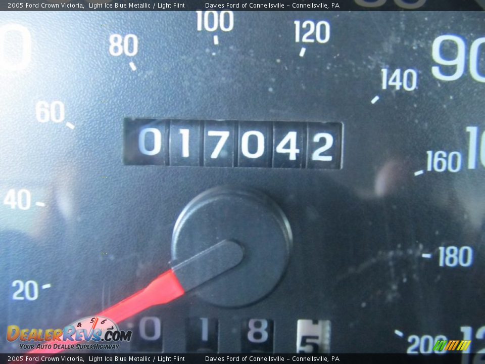 2005 Ford Crown Victoria Light Ice Blue Metallic / Light Flint Photo #15