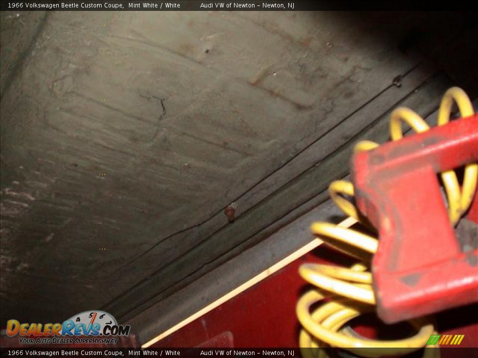 1966 Volkswagen Beetle Custom Coupe Mint White / White Photo #22