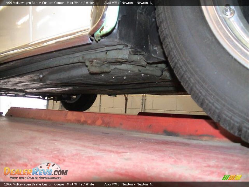 1966 Volkswagen Beetle Custom Coupe Mint White / White Photo #28