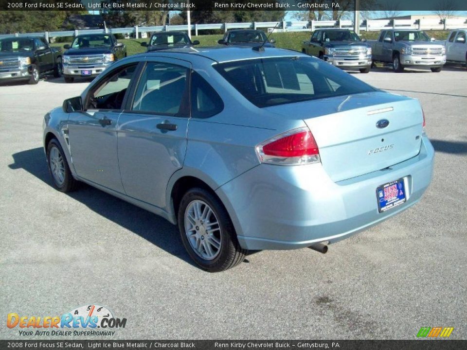 2008 Ford Focus SE Sedan Light Ice Blue Metallic / Charcoal Black Photo #2