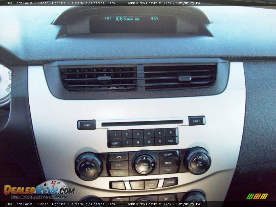 2008 Ford Focus SE Sedan Light Ice Blue Metallic / Charcoal Black Photo #8