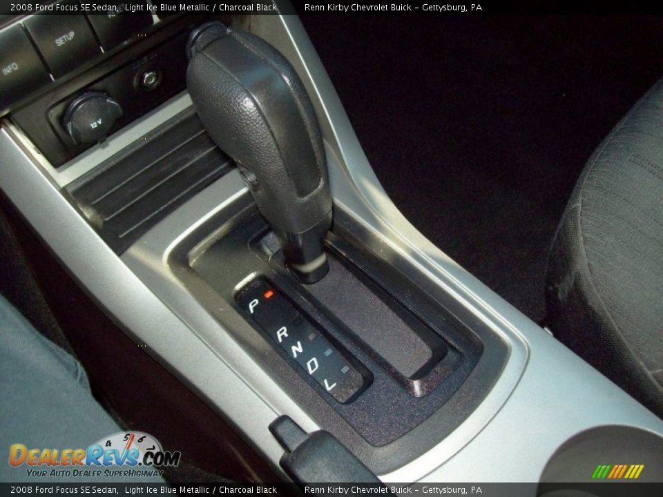 2008 Ford Focus SE Sedan Light Ice Blue Metallic / Charcoal Black Photo #9