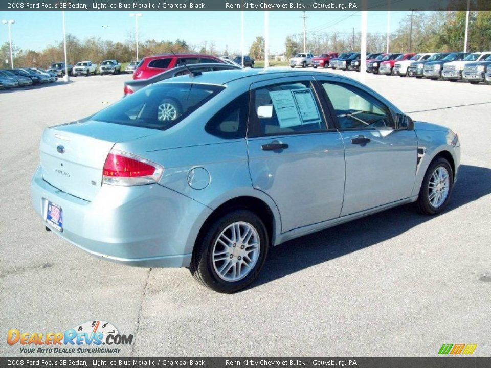 2008 Ford Focus SE Sedan Light Ice Blue Metallic / Charcoal Black Photo #11