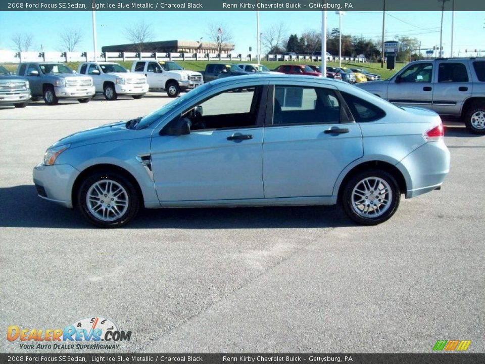 2008 Ford Focus SE Sedan Light Ice Blue Metallic / Charcoal Black Photo #12