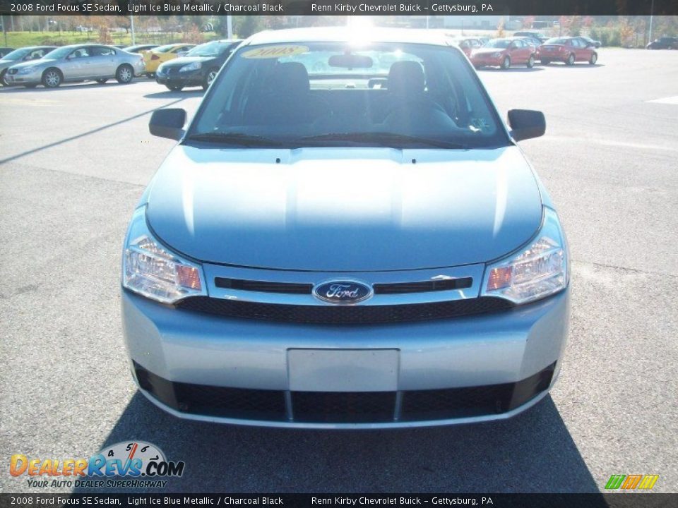 2008 Ford Focus SE Sedan Light Ice Blue Metallic / Charcoal Black Photo #13