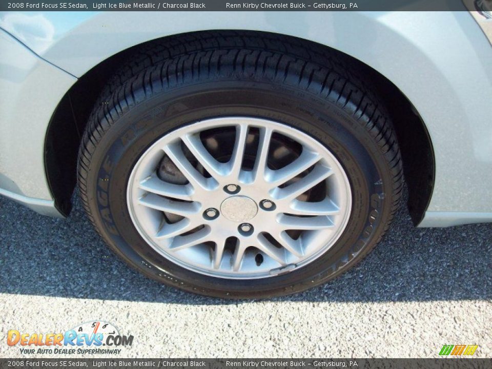 2008 Ford Focus SE Sedan Light Ice Blue Metallic / Charcoal Black Photo #17