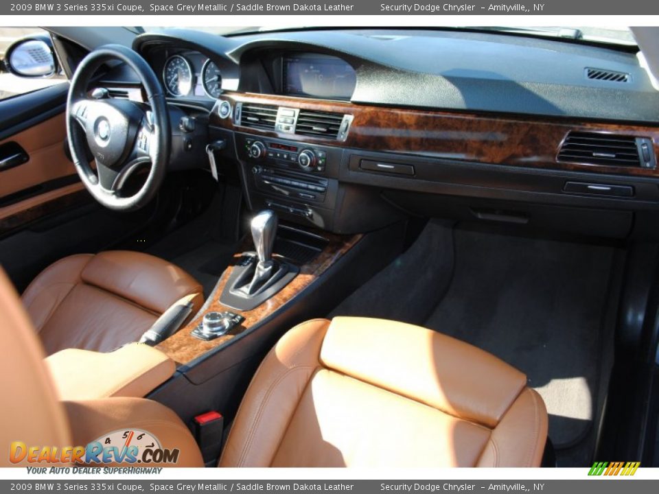 Dashboard of 2009 BMW 3 Series 335xi Coupe Photo #5