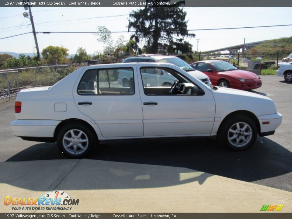 1997 Volkswagen Jetta GLS Sedan Cool White / Beige Photo #4