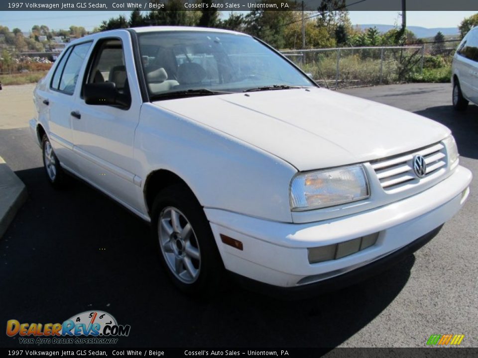 1997 Volkswagen Jetta GLS Sedan Cool White / Beige Photo #5