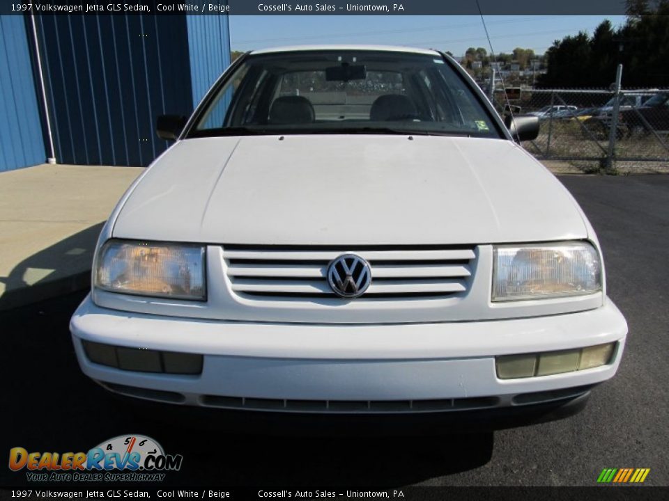 1997 Volkswagen Jetta GLS Sedan Cool White / Beige Photo #6