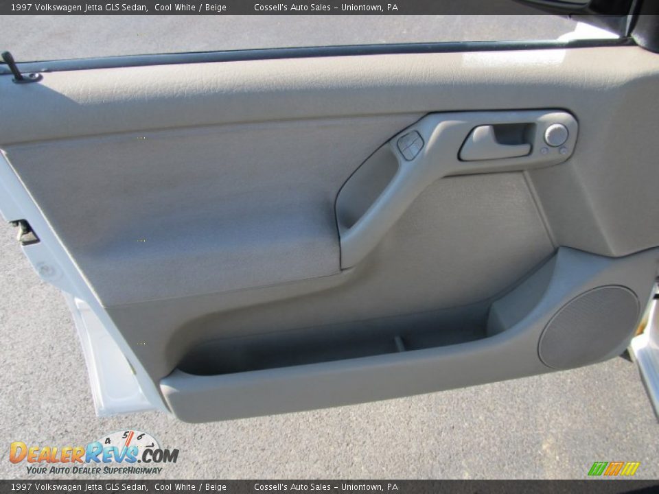 1997 Volkswagen Jetta GLS Sedan Cool White / Beige Photo #7