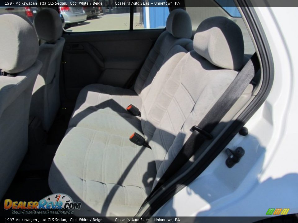 1997 Volkswagen Jetta GLS Sedan Cool White / Beige Photo #9