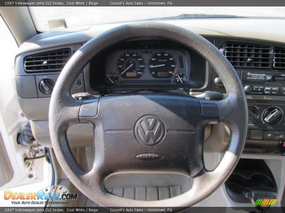 1997 Volkswagen Jetta GLS Sedan Cool White / Beige Photo #10