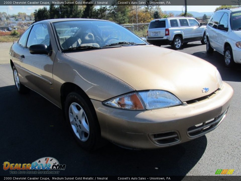 2000 Chevrolet Cavalier Coupe Medium Sunset Gold Metallic / Neutral Photo #5