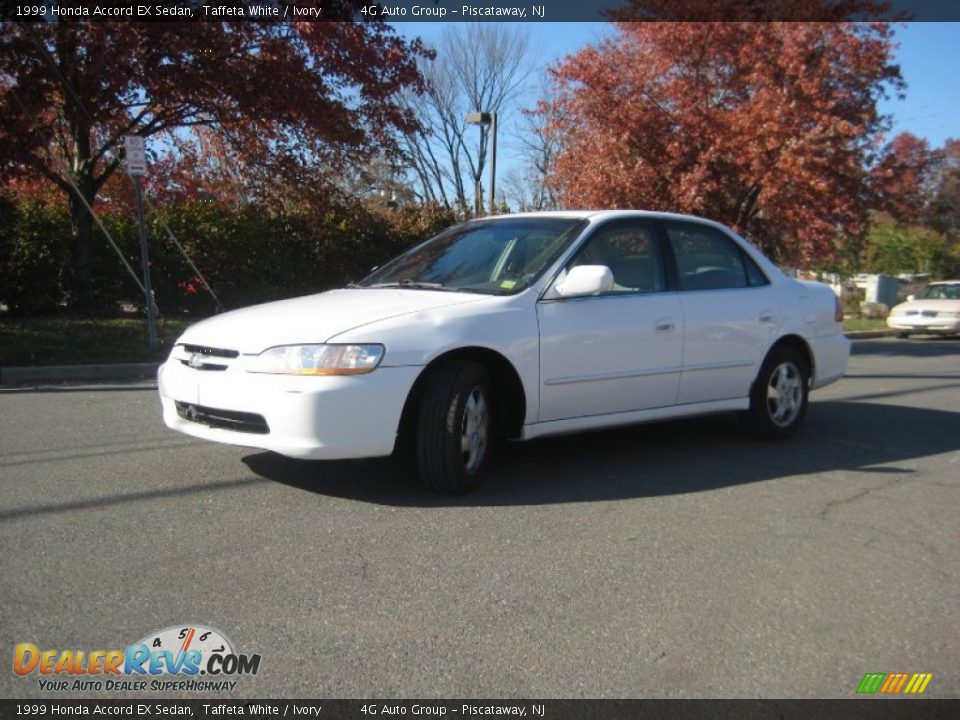 1999 Honda Accord EX Sedan Taffeta White / Ivory Photo #1