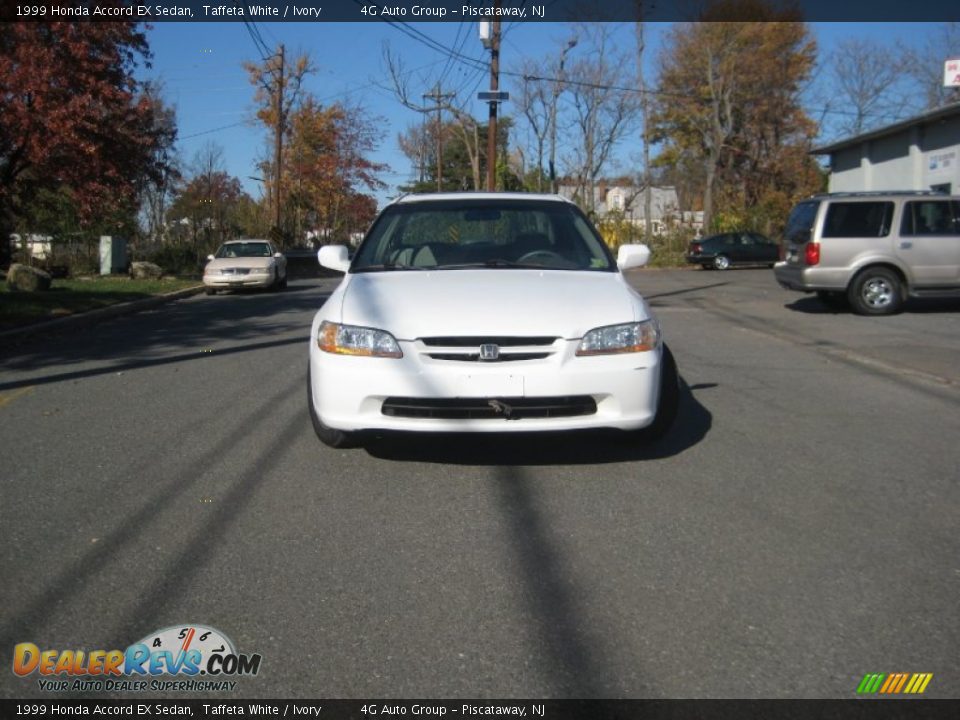 1999 Honda Accord EX Sedan Taffeta White / Ivory Photo #2