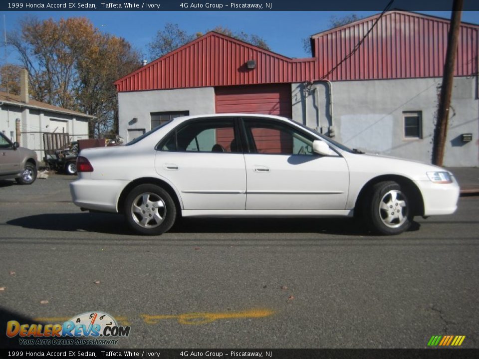 1999 Honda Accord EX Sedan Taffeta White / Ivory Photo #4