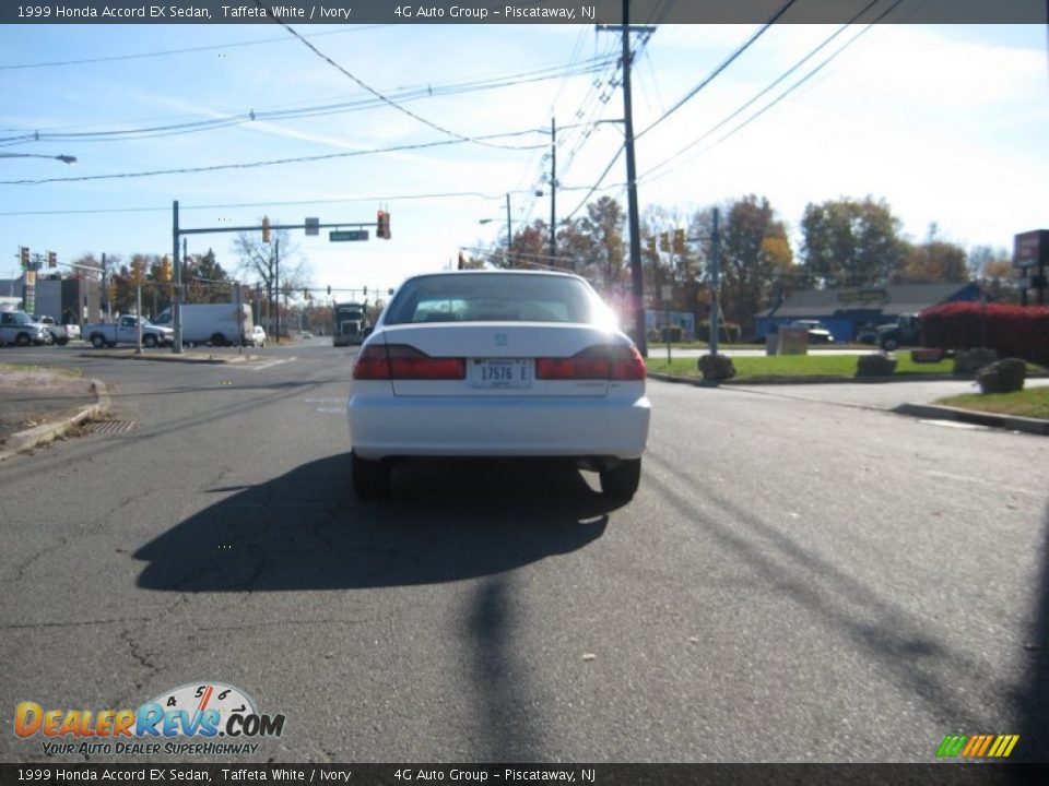 1999 Honda Accord EX Sedan Taffeta White / Ivory Photo #6