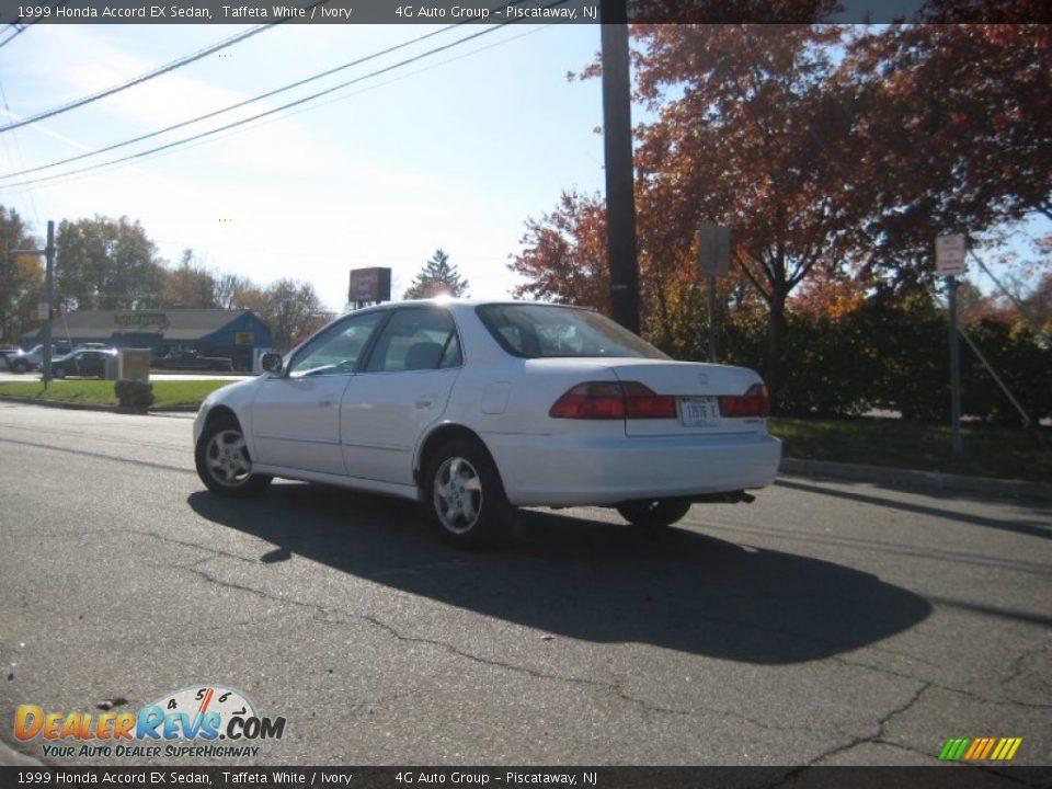 1999 Honda Accord EX Sedan Taffeta White / Ivory Photo #7