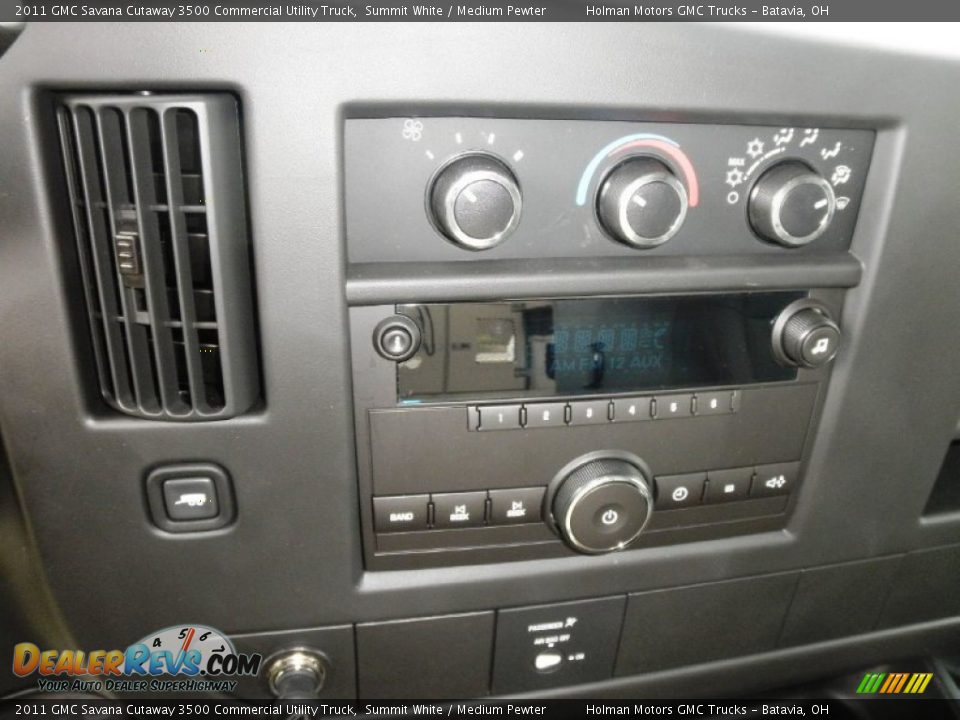 Controls of 2011 GMC Savana Cutaway 3500 Commercial Utility Truck Photo #6