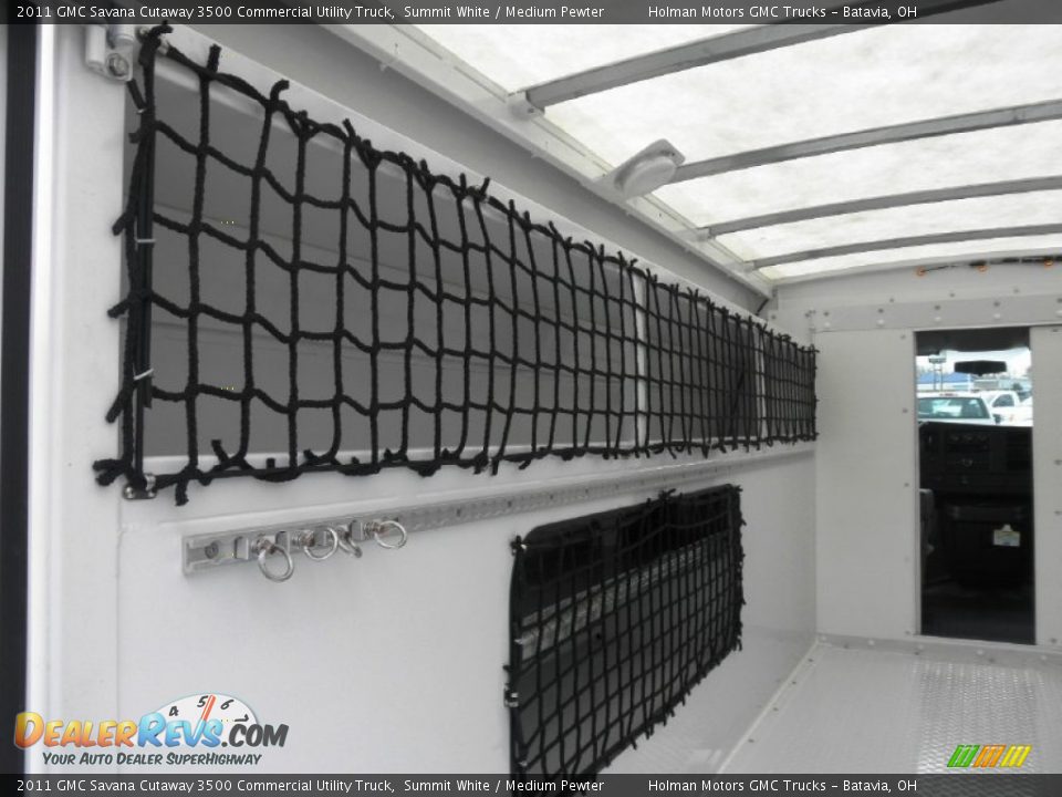 2011 GMC Savana Cutaway 3500 Commercial Utility Truck Summit White / Medium Pewter Photo #16