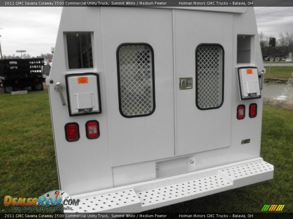 2011 GMC Savana Cutaway 3500 Commercial Utility Truck Summit White / Medium Pewter Photo #17