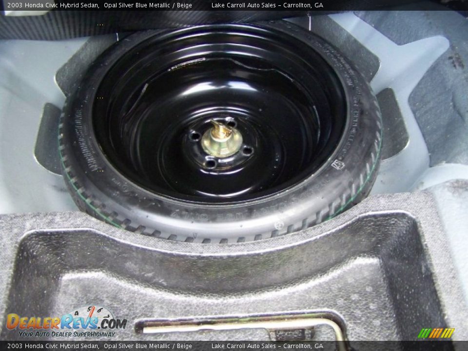 2003 Honda Civic Hybrid Sedan Opal Silver Blue Metallic / Beige Photo #32