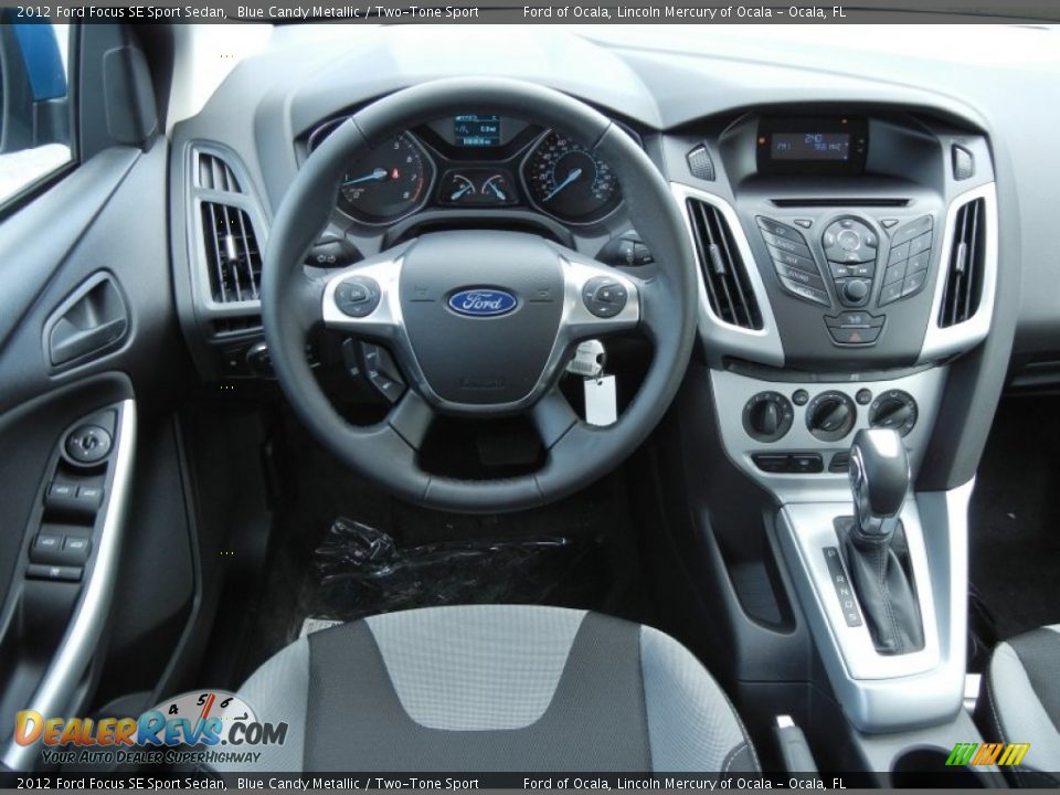 2012 Ford Focus SE Sport Sedan Blue Candy Metallic / Two-Tone Sport Photo #7