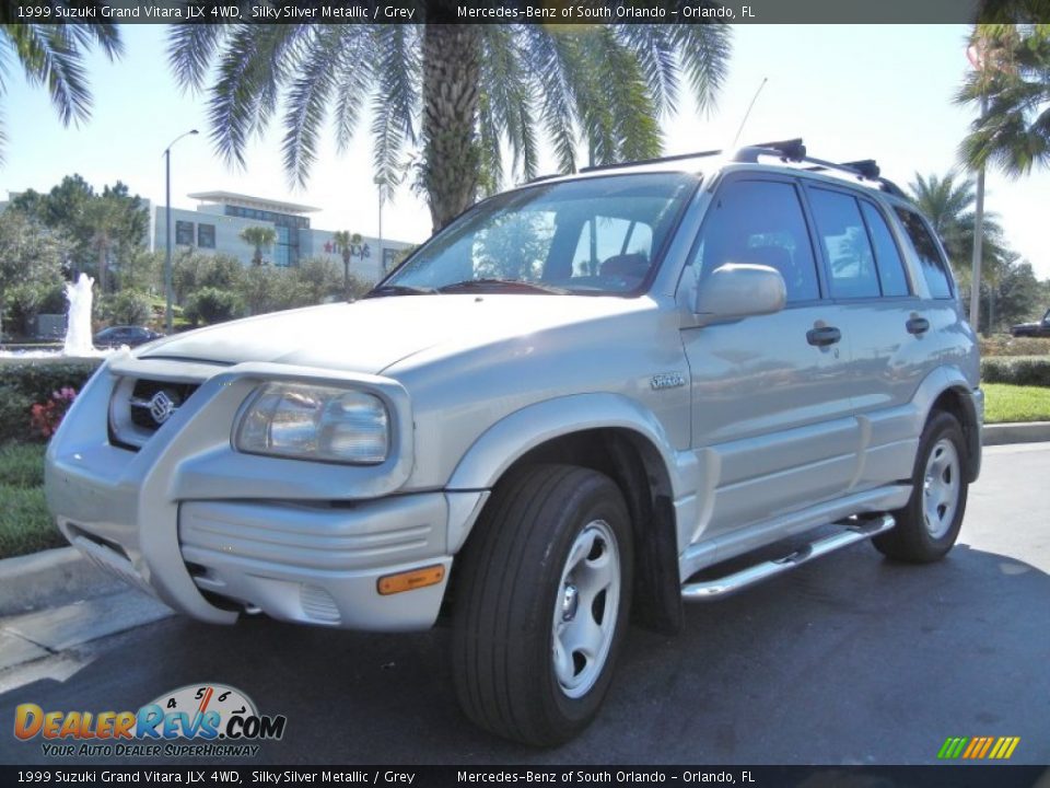 1999 Suzuki Grand Vitara JLX 4WD Silky Silver Metallic / Grey Photo #2