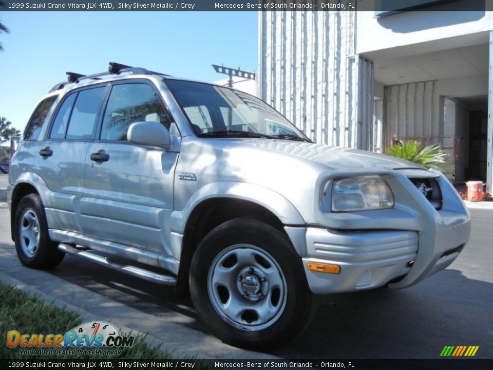 1999 Suzuki Grand Vitara JLX 4WD Silky Silver Metallic / Grey Photo #4