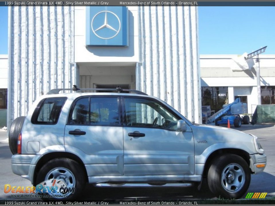 1999 Suzuki Grand Vitara JLX 4WD Silky Silver Metallic / Grey Photo #5
