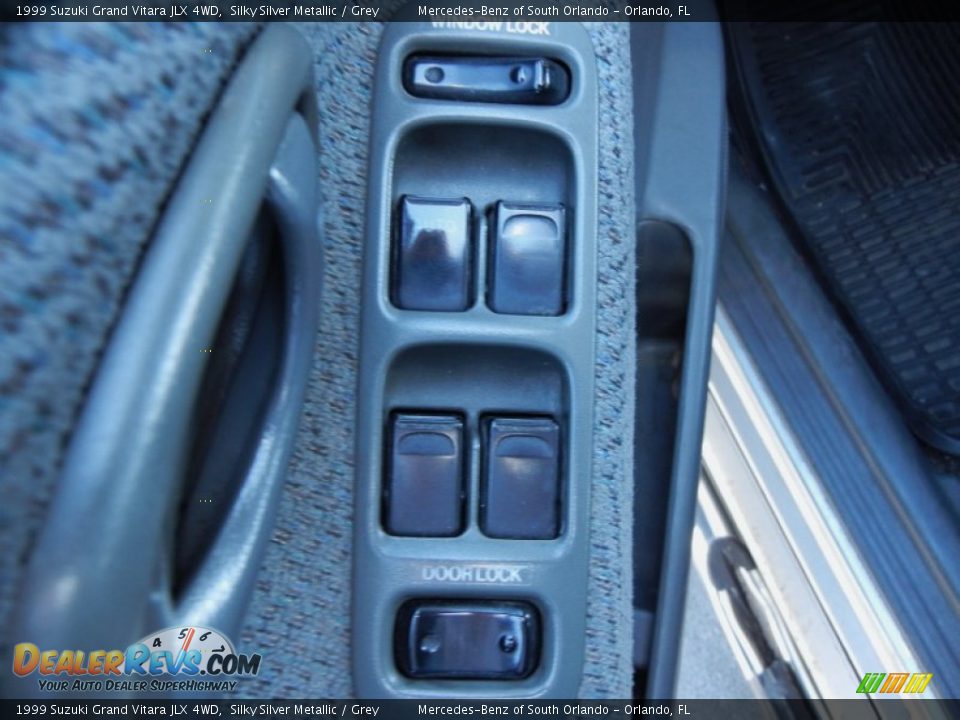 1999 Suzuki Grand Vitara JLX 4WD Silky Silver Metallic / Grey Photo #12