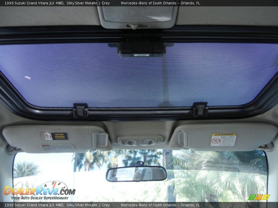 1999 Suzuki Grand Vitara JLX 4WD Silky Silver Metallic / Grey Photo #17