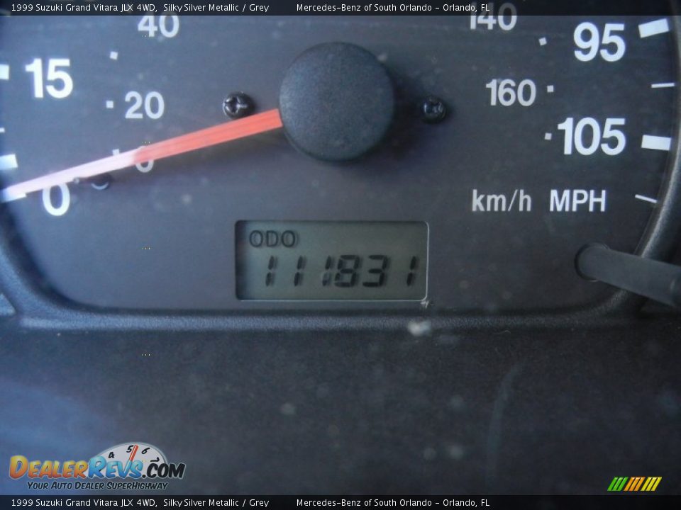1999 Suzuki Grand Vitara JLX 4WD Silky Silver Metallic / Grey Photo #21