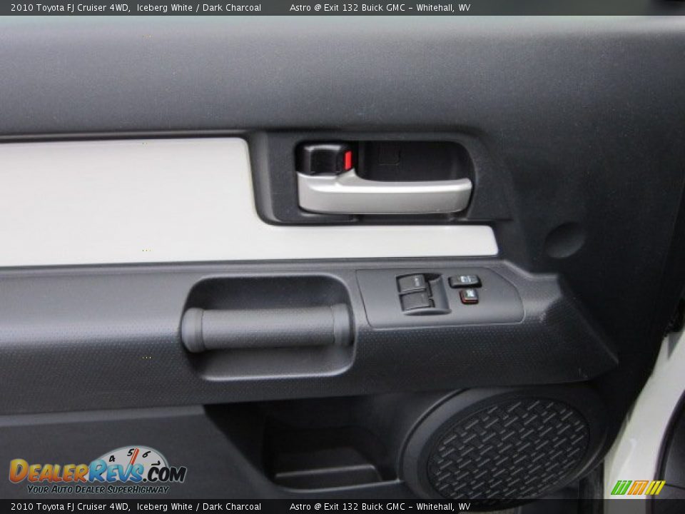 2010 Toyota FJ Cruiser 4WD Iceberg White / Dark Charcoal Photo #17