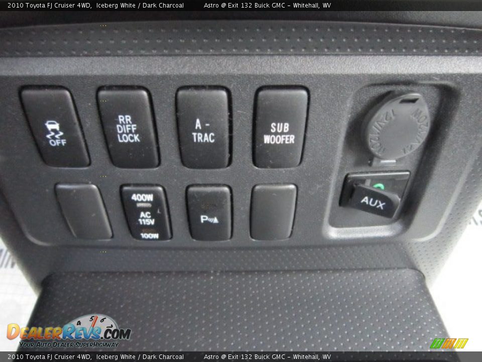 2010 Toyota FJ Cruiser 4WD Iceberg White / Dark Charcoal Photo #18