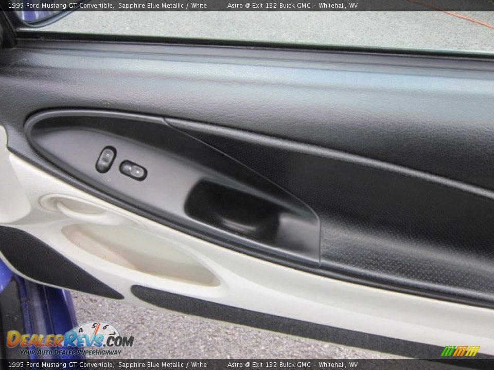 1995 Ford Mustang GT Convertible Sapphire Blue Metallic / White Photo #11