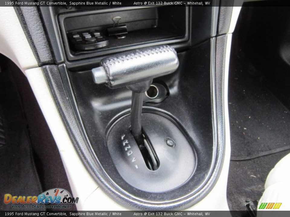 1995 Ford Mustang GT Convertible Shifter Photo #18