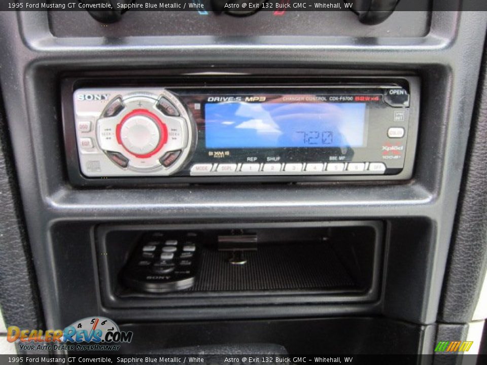 1995 Ford Mustang GT Convertible Sapphire Blue Metallic / White Photo #19