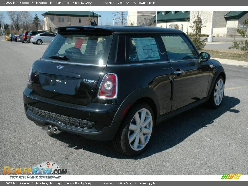 2009 Mini Cooper S Hardtop Midnight Black / Black/Grey Photo #5