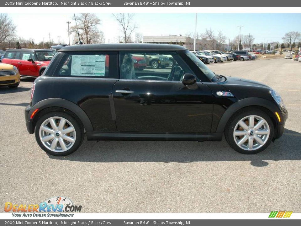 2009 Mini Cooper S Hardtop Midnight Black / Black/Grey Photo #6