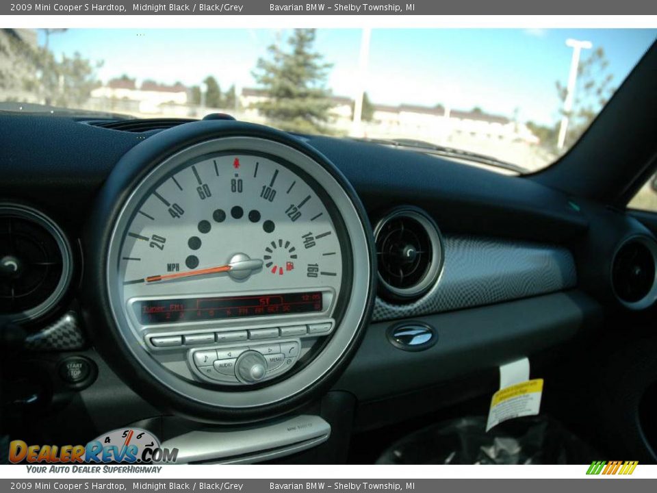 2009 Mini Cooper S Hardtop Midnight Black / Black/Grey Photo #13
