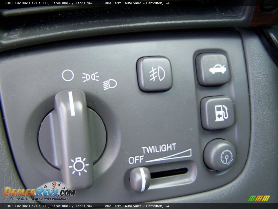 2002 Cadillac DeVille DTS Sable Black / Dark Gray Photo #24