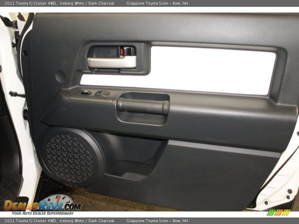 2011 Toyota FJ Cruiser 4WD Iceberg White / Dark Charcoal Photo #16