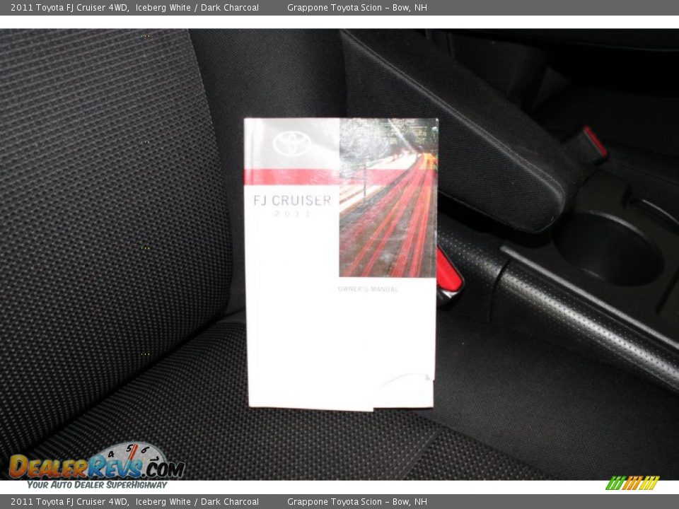 2011 Toyota FJ Cruiser 4WD Iceberg White / Dark Charcoal Photo #17